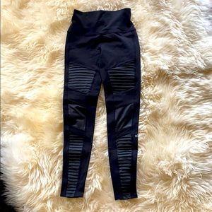 ALO YOGA HIGH WAIST MOTO LEGGING!! Small